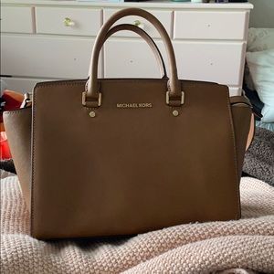 Michael Kors tote